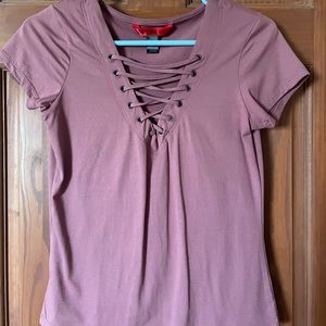 Short sleeve criss cross top
